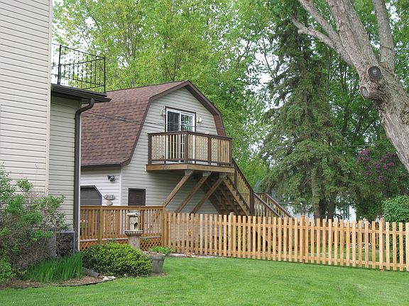 Garage / Guest House