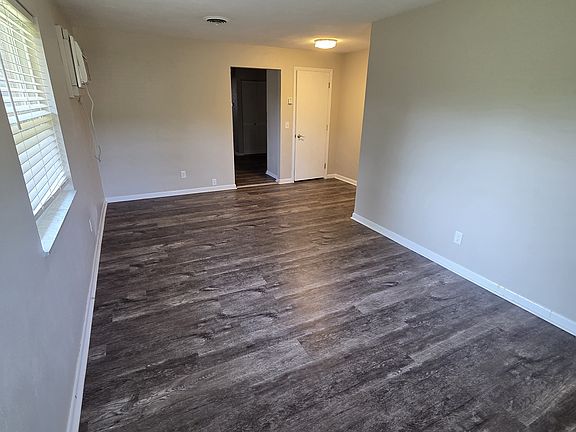 4th image of 897 W Market St APT C