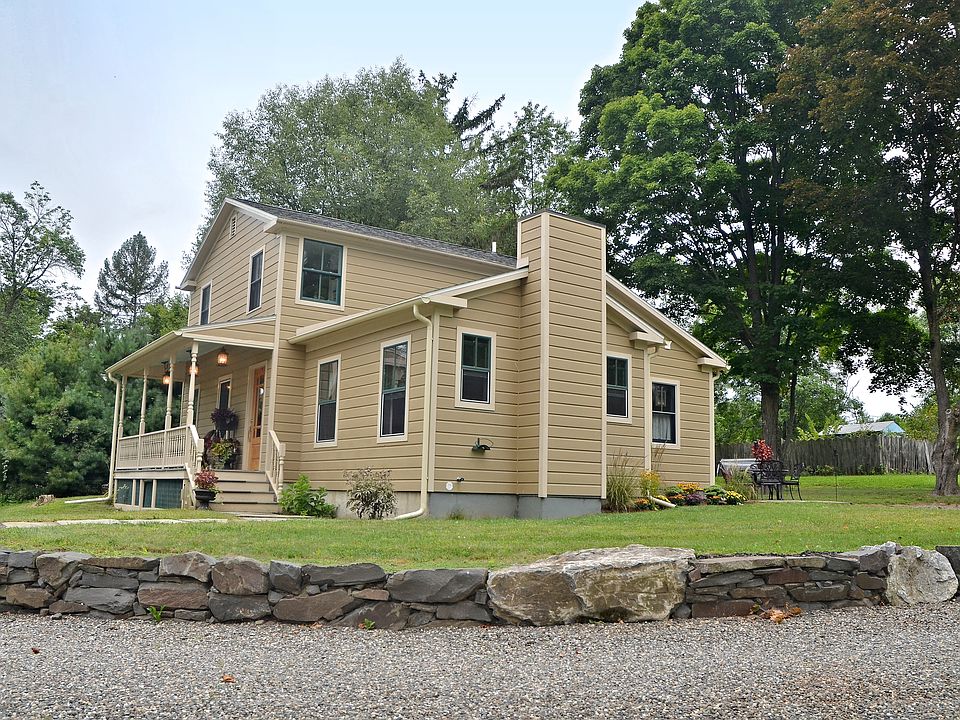 1st image of 7 Hotaling Ln