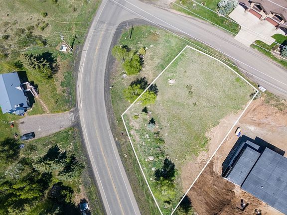2nd image of 1205 Harwig Circle