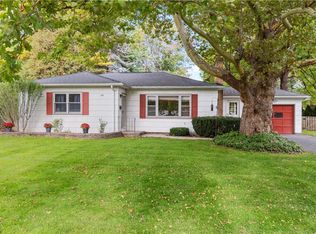 58 Highledge Dr, Penfield, NY 14526