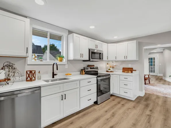 11 Cannard Street, Gardiner, ME 04345
