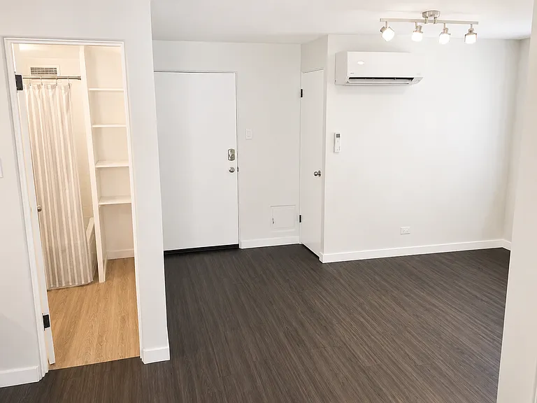 2900 Lowell Blvd #10 — Photo 8