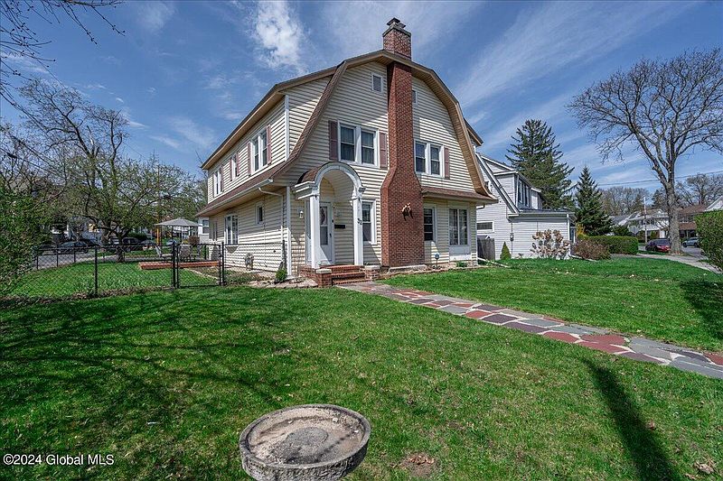 2nd image of 32 Ryckman Avenue