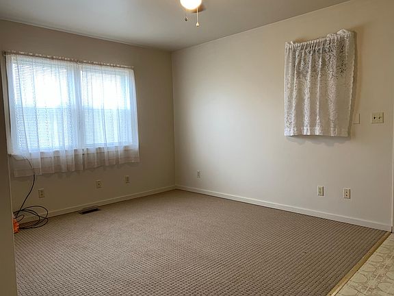3rd image of 1557 Marshall St