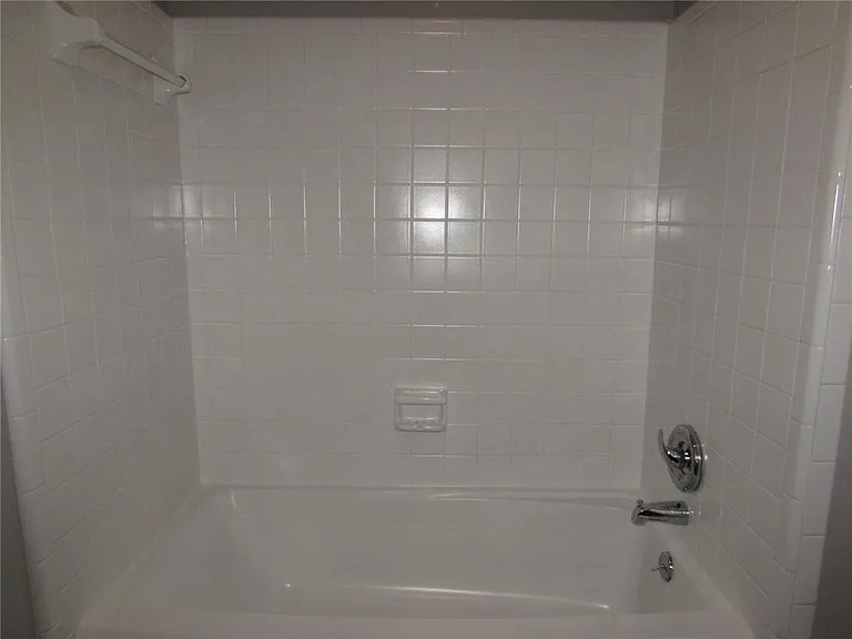 1716 Twin Brooks Dr — Photo 22