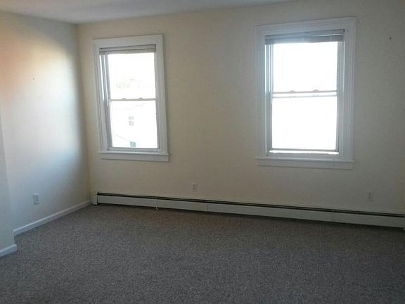 5th image of 25 S Dutcher St APT 2