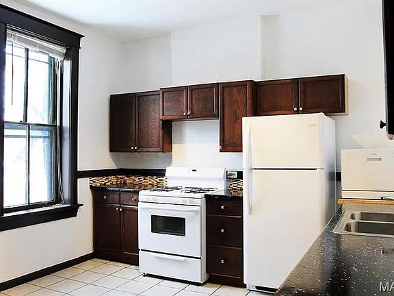 4th image of 2920 Virginia Ave