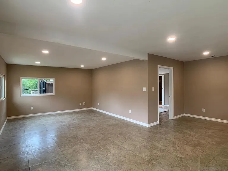 833 Renfro Way — Photo 6