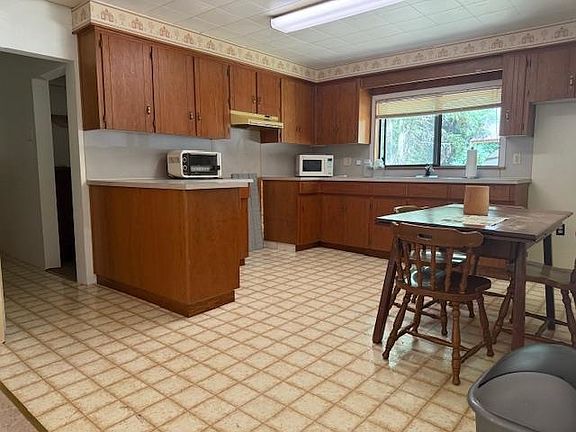 4th image of 65443 Emory Creek Rd #B10