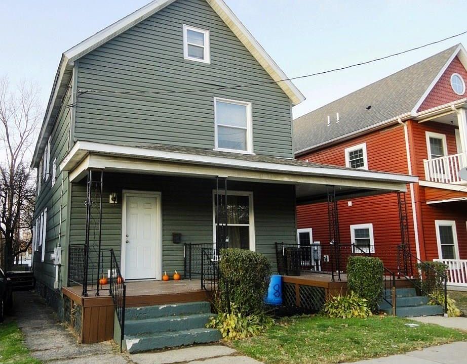 2nd image of 648 E 21st St
