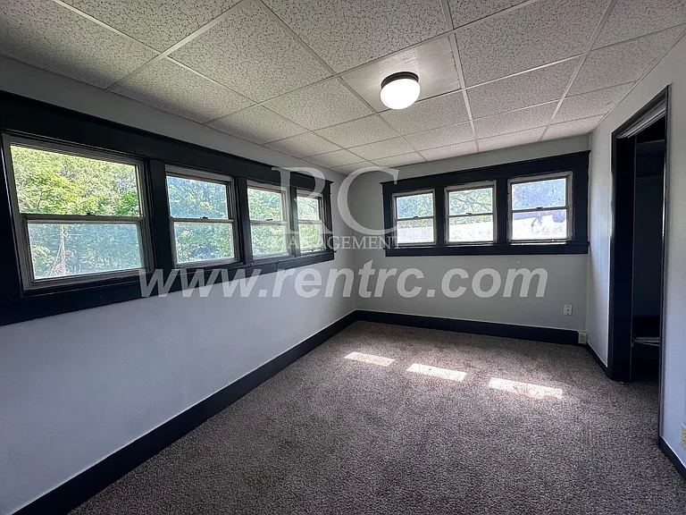 2403-2 E Main St #E — Photo 11