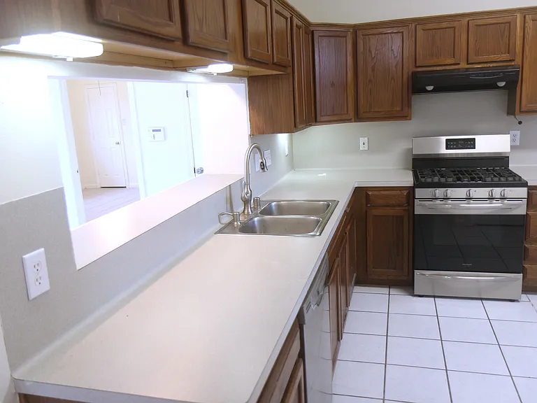 5230 Findlay Dr — Photo 17