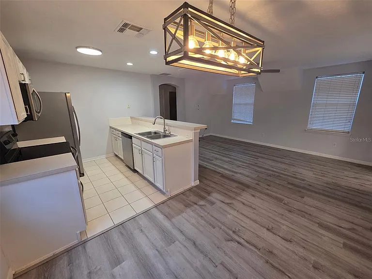 930 Spring Park Loop #B — Photo 5