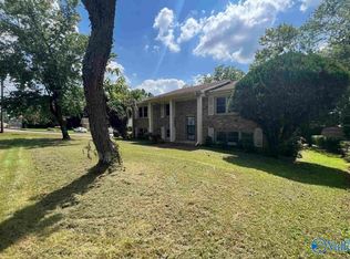 3465 Darlene Cir NW, Huntsville, AL 35810