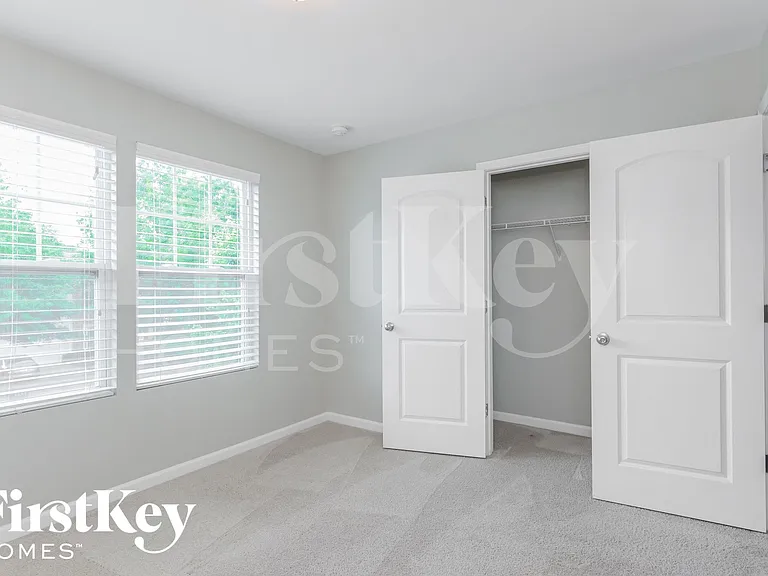 812 Southridge Dr — Photo 11