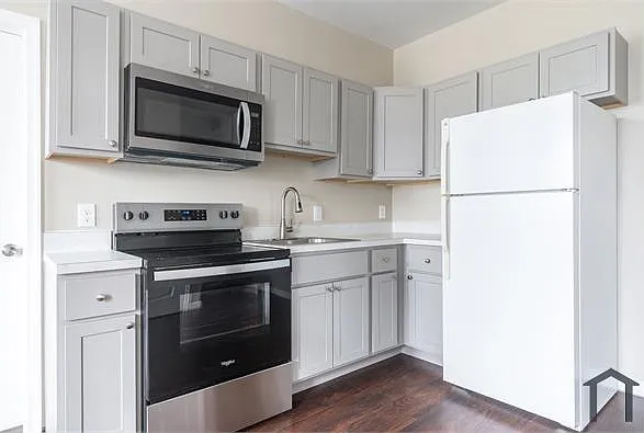 1 bed, $1,100 — Photo 4