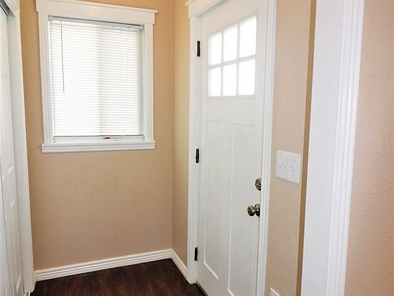 3rd image of 203 Marion St
