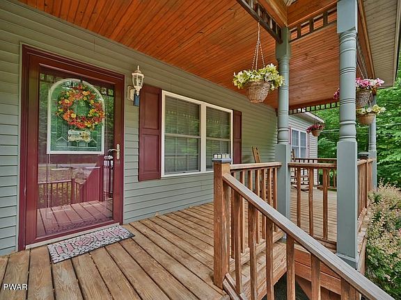 4th image of 106 Thornwood Ter