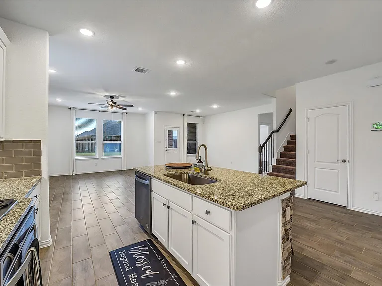 31618 Donoso Dr — Photo 8