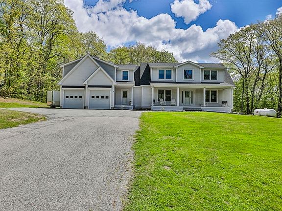 3rd image of 8 Clydesdale Ave