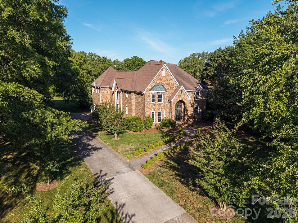 1st image of 431 Walden Trl