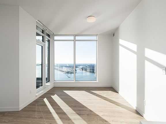 4th image of 680 Quayside Dr #3608