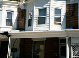 915 Maple Ter, Darby, PA 19023