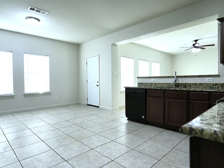 344 Magnolia Dr — Photo 6