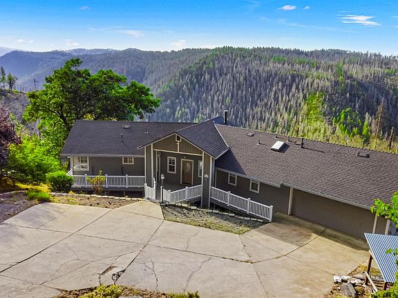 3rd image of 5250 Merritt Ln