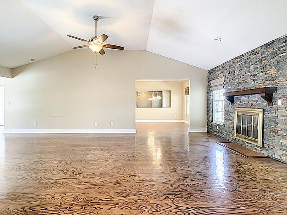 4th image of 3225 Cullendale Dr