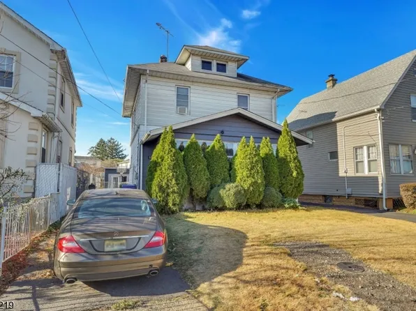 1027 Wheatsheaf Rd, Linden City, NJ 07036