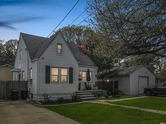 3rd image of 550 Linden St