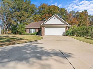 13560 Country Club Dr, Northport, AL 35475
