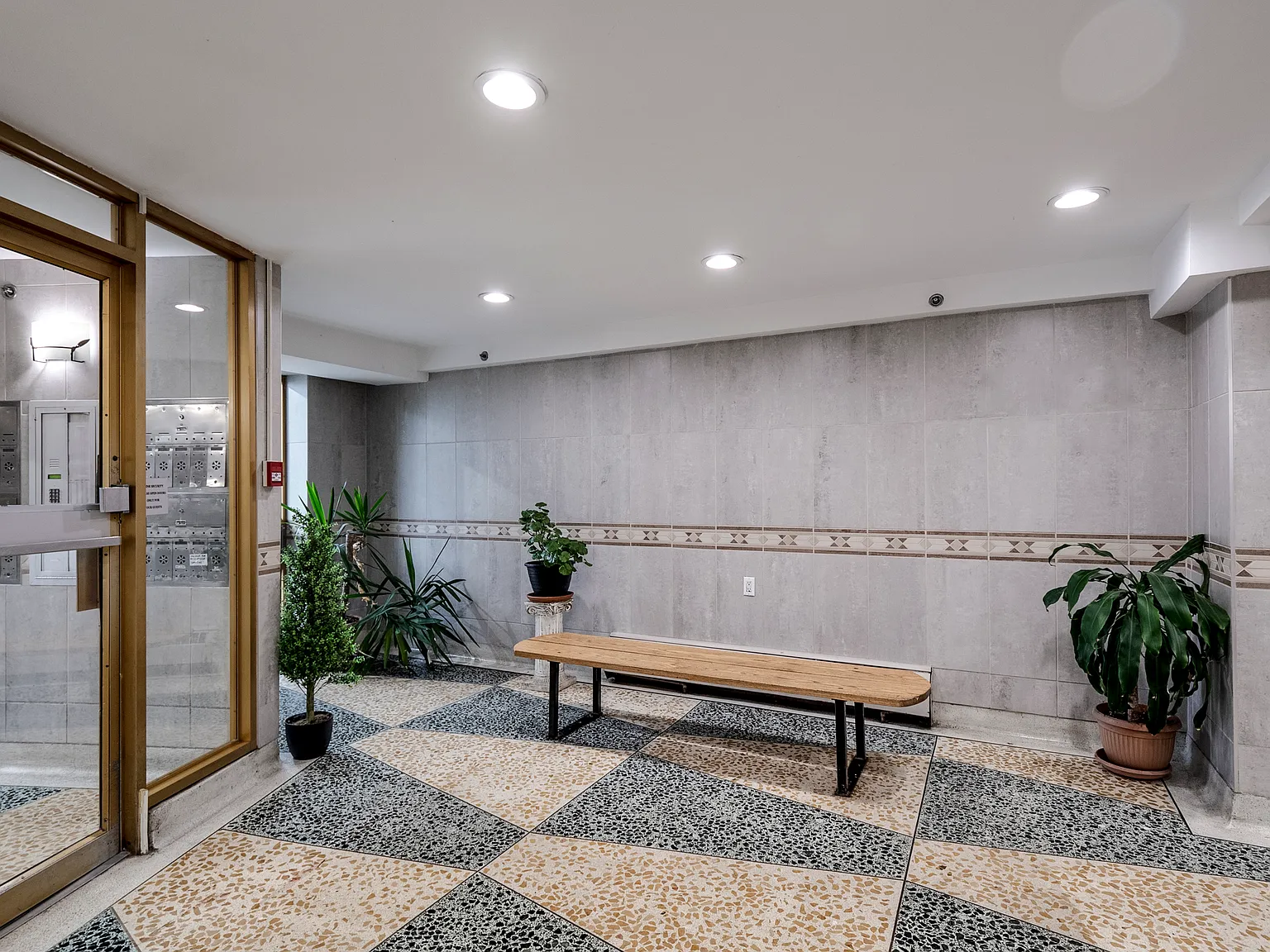 Shorecrest — Photo 2