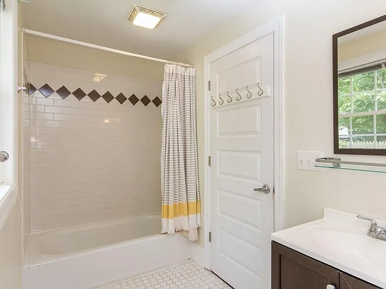 36 Willowdale Rd #1 — Photo 9