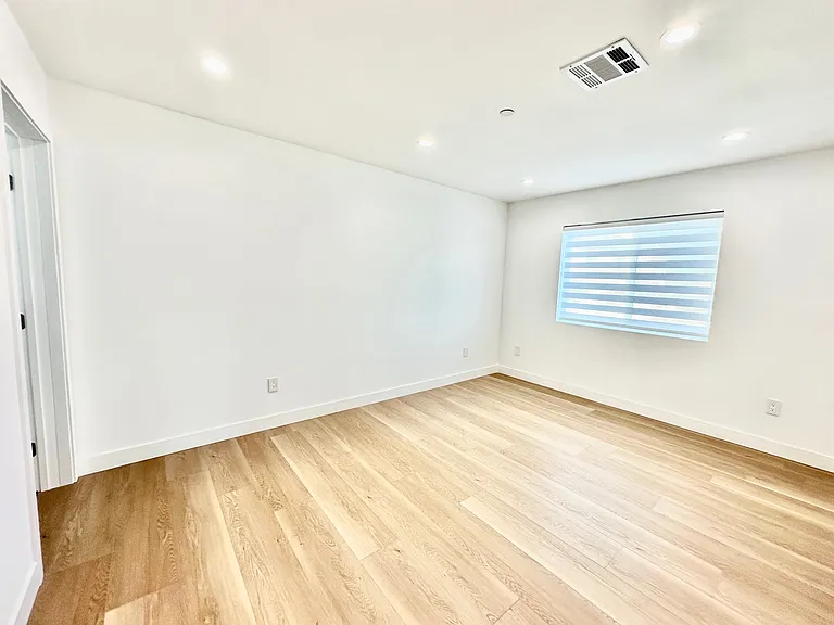 1952 N Parish Pl #201 — Photo 9