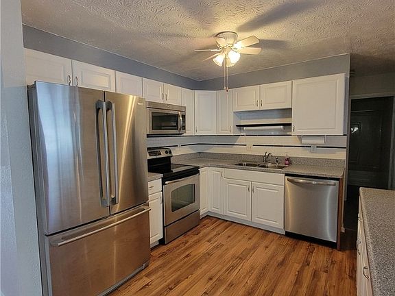 3rd image of 7153 Chatlake Dr