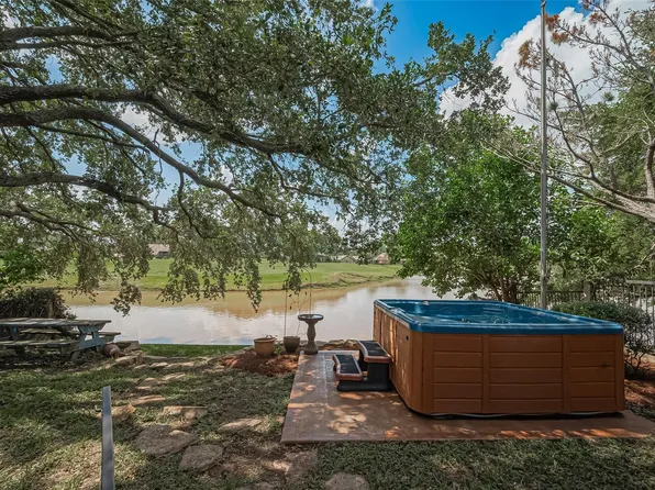 2938 Lake View Dr, Missouri City, TX 77459