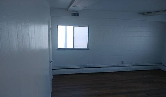 4th image of 1012 W 1st Ave