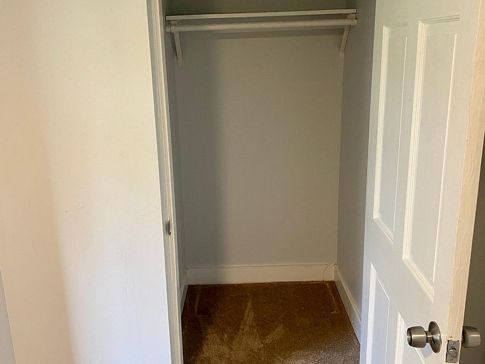 bedroom closet space