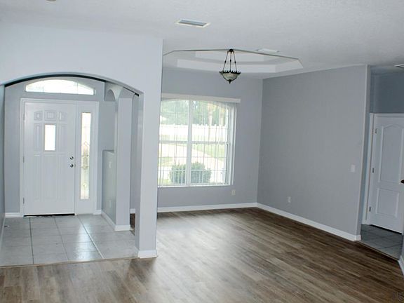 3rd image of 35 Woodfield Dr