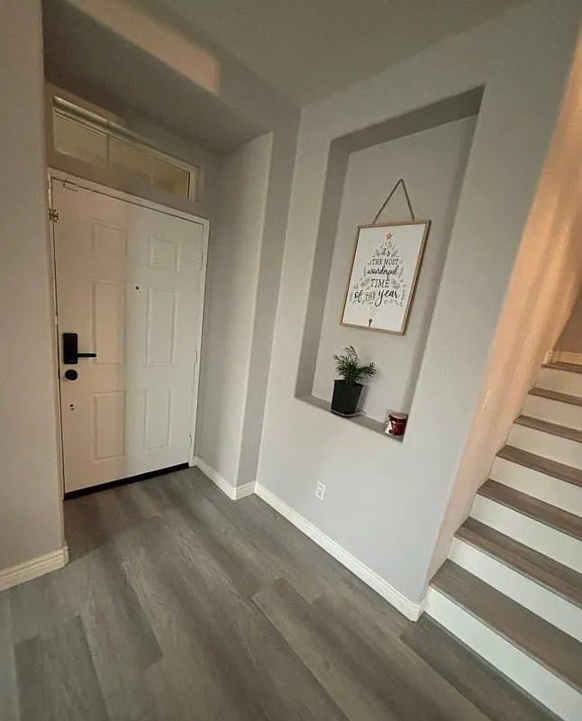 4 bed, 3.0 bath, 2570 sqft, $1,600 — Photo 1