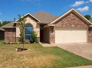 8229 Edgepoint Trl, Hurst, TX 76053
