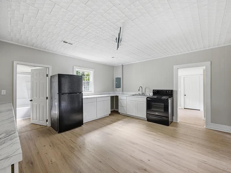 506 Daugherty St — Photo 16