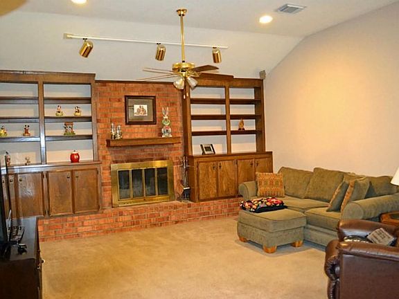 3rd image of 5230 Glenvalley Dr