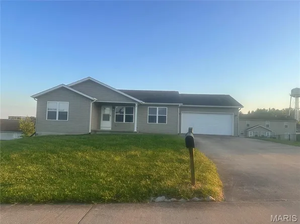 172 Black Willow Ln, Cape Girardeau, MO 63701
