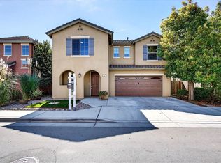 301 Slate Ave, Hollister, CA 95023