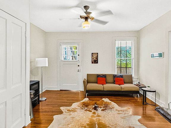 3rd image of 1903 Nueces St #A