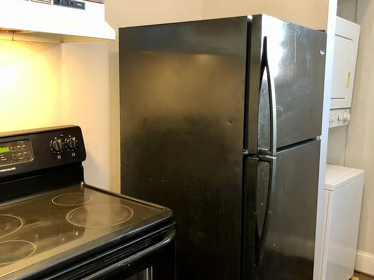 110 E Preston St — Photo 12
